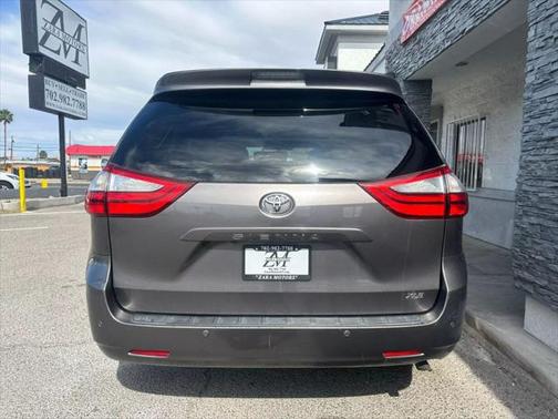 2016 Toyota Sienna XLE