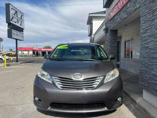 2016 Toyota Sienna XLE