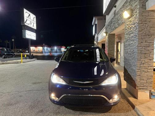 Jazz Blue Pearlcoat 2018 Chrysler Pacifica Touring-L