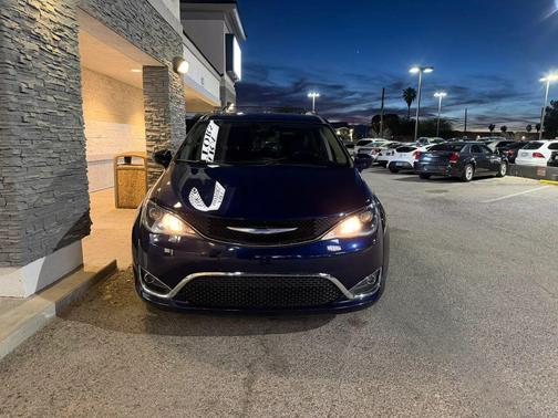 Jazz Blue Pearlcoat 2018 Chrysler Pacifica Touring-L