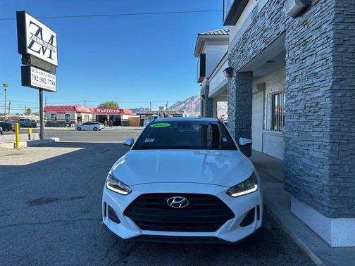 2020 Hyundai Veloster 2