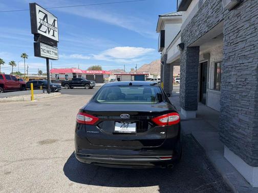 Black 2016 Ford Fusion SE