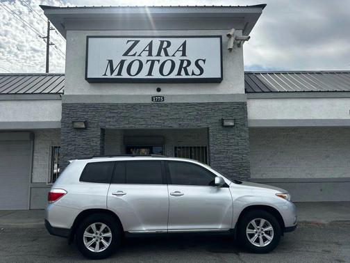 2013 Toyota Highlander SE