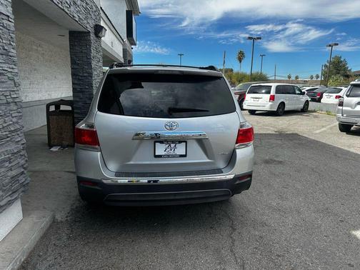 2013 Toyota Highlander SE