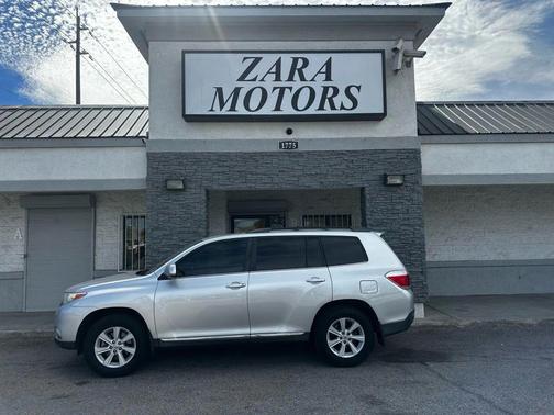 2013 Toyota Highlander SE