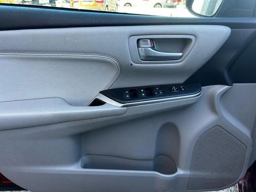 2017 Toyota Camry XLE