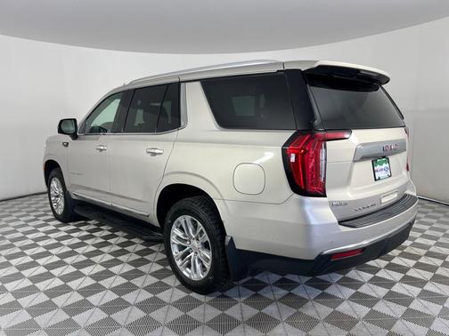 2022 GMC Yukon SLT