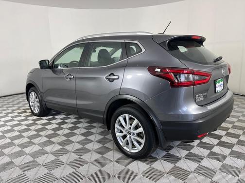 2022 Nissan Rogue Sport SV