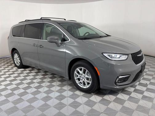 Ceramic Gray Clearcoat 2022 Chrysler Pacifica Touring-L