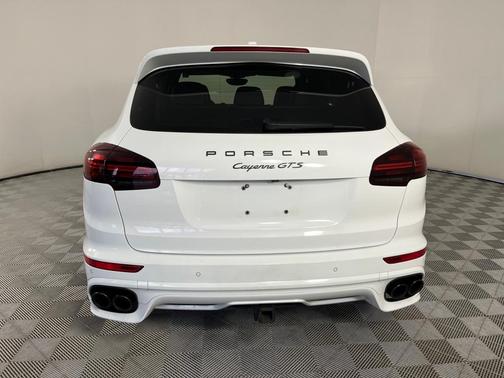 2016 Porsche Cayenne GTS