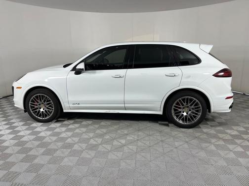 2016 Porsche Cayenne GTS