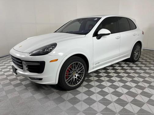 2016 Porsche Cayenne GTS