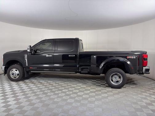 Black Metallic 2023 Ford F-350 Lariat Super Duty
