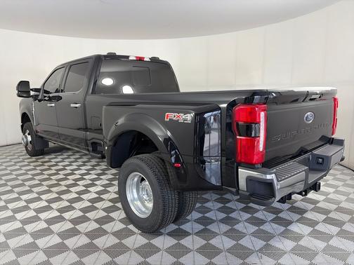 Black Metallic 2023 Ford F-350 Lariat