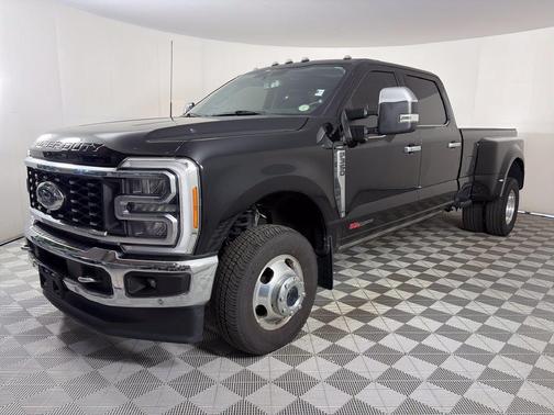 Black Metallic 2023 Ford F-350 Lariat Super Duty
