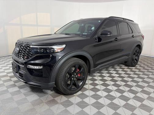 Black 2020 Ford Explorer ST