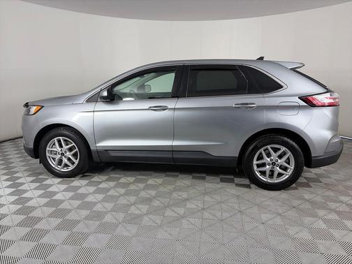Silver Metallic 2024 Ford Edge SEL