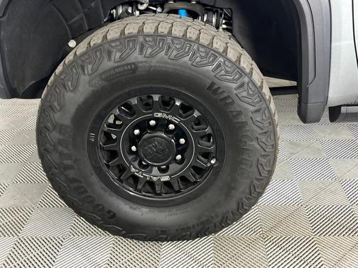 2025 GMC Sierra 2500 AT4X