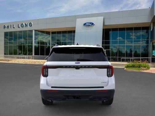 Oxford White 2026 Ford Explorer Active