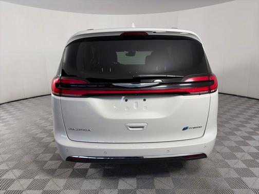 2021 Chrysler Pacifica Hybrid Touring L
