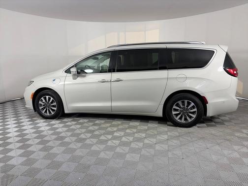 2021 Chrysler Pacifica Hybrid Touring L