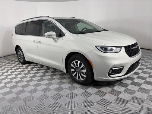 2021 Chrysler Pacifica Hybrid Touring L
