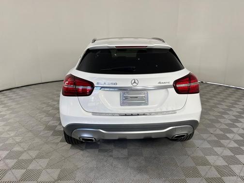 2018 Mercedes-Benz GLA 250 Base 4MATIC