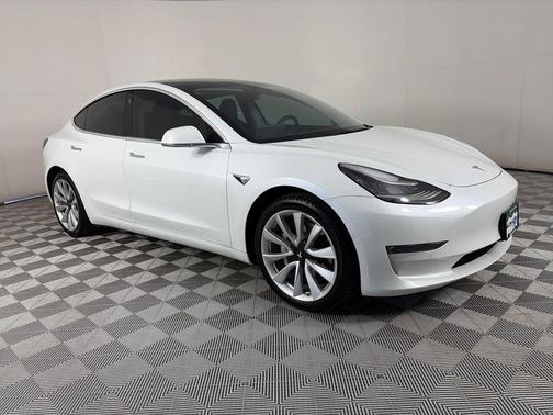 White 2019 Tesla Model 3