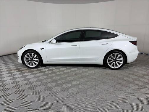 White 2019 Tesla Model 3