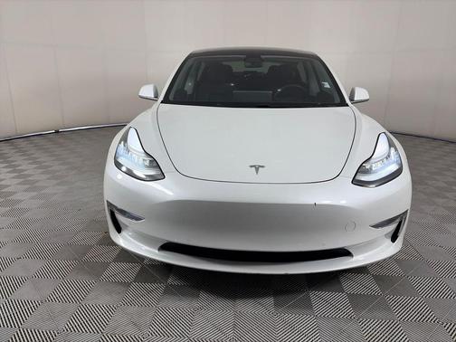 White 2019 Tesla Model 3