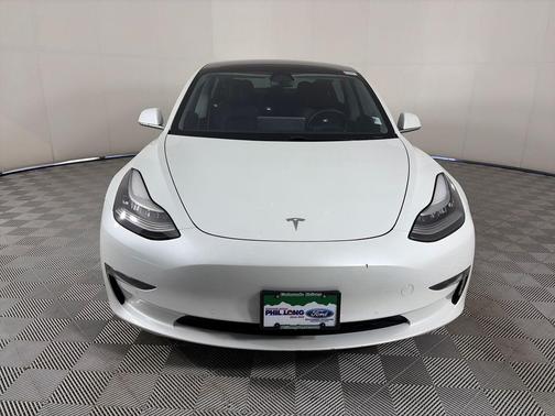 White 2019 Tesla Model 3