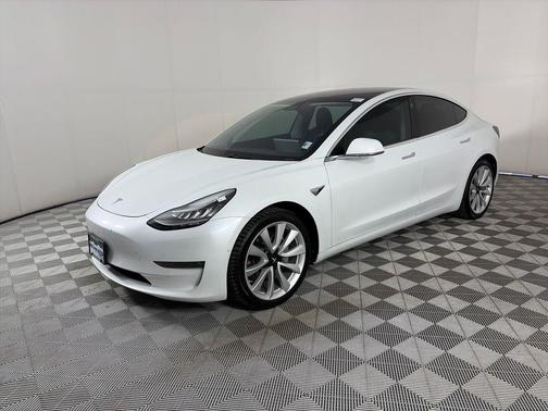 White 2019 Tesla Model 3