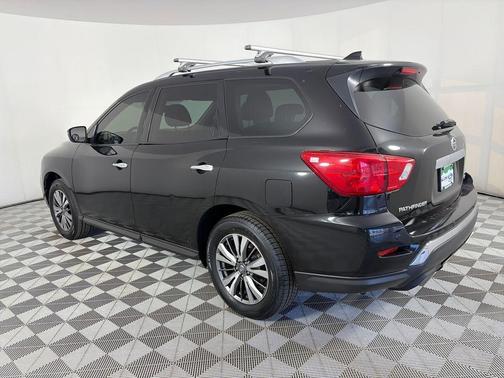 2020 Nissan Pathfinder SV
