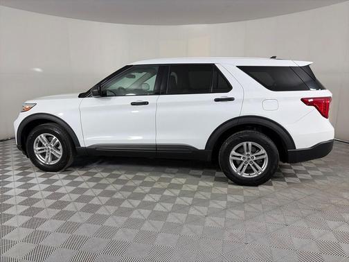 2022 Ford Explorer Base