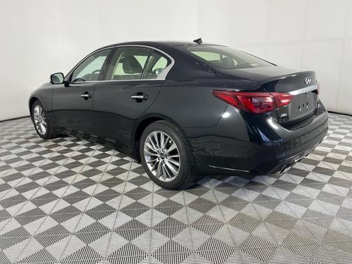 2023 INFINITI Q50 LUXE