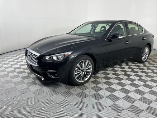 2023 INFINITI Q50 LUXE