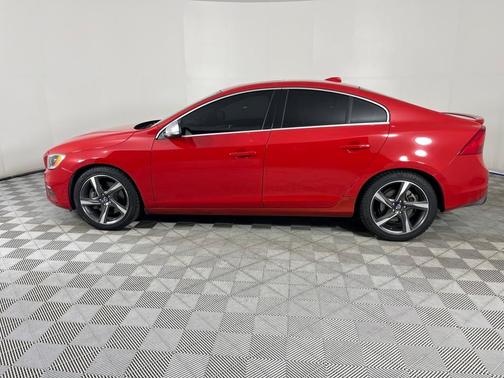 2014 Volvo S60 T6 R-Design