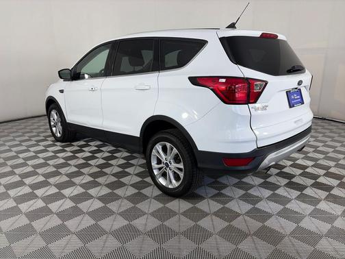 Oxford White 2019 Ford Escape SE
