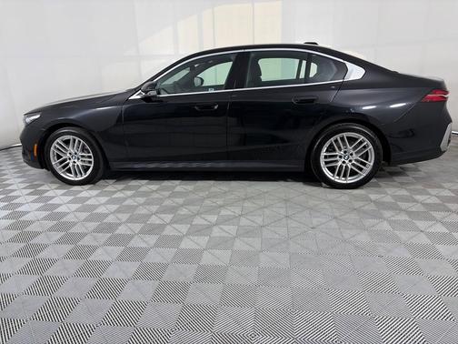 2024 BMW 530 i xDrive