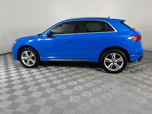 2022 Audi Q3 45 S line Premium