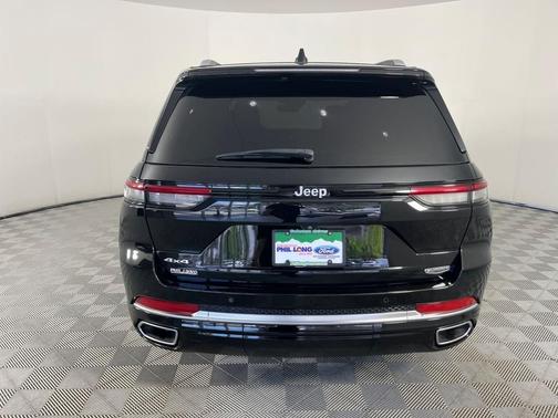 2023 Jeep Grand Cherokee Summit