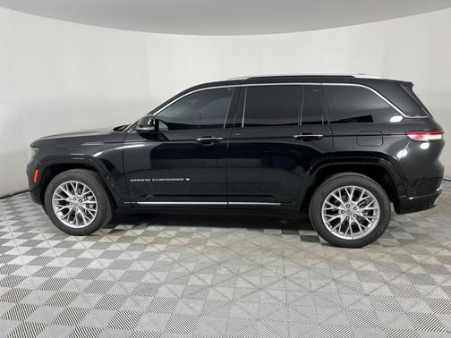2023 Jeep Grand Cherokee Summit