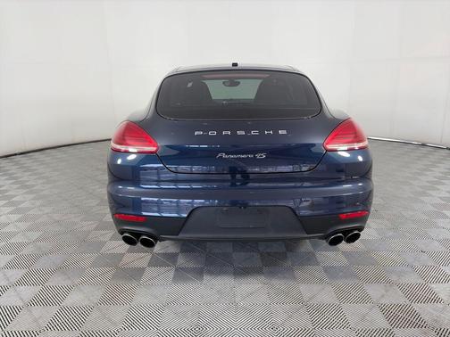2015 Porsche Panamera S