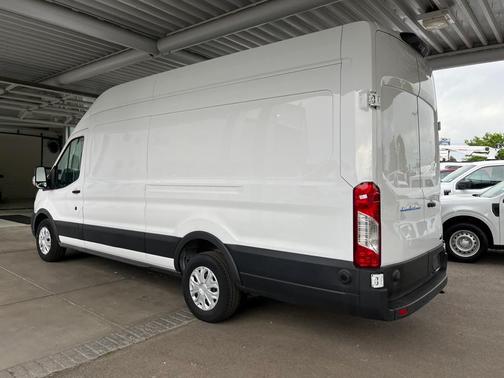 2023 Ford E-Transit Base