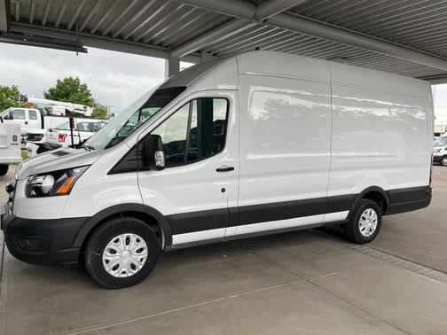 2023 Ford E-Transit Base