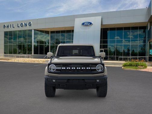 Desert Sand 2026 Ford Bronco Outer Banks