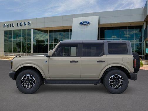 Desert Sand 2026 Ford Bronco Outer Banks
