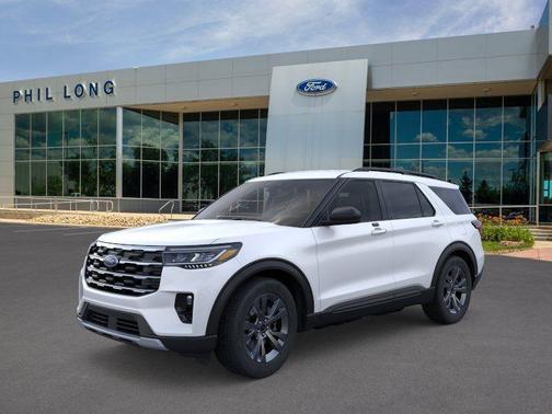 White Metallic 2026 Ford Explorer Active