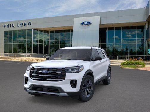 White Metallic 2026 Ford Explorer Active