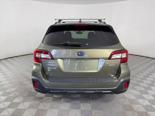 Wilderness Green Metallic 2018 Subaru Outback 3.6R Touring